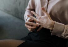 The Connection Between Mental Health And Chronic Pain Explained