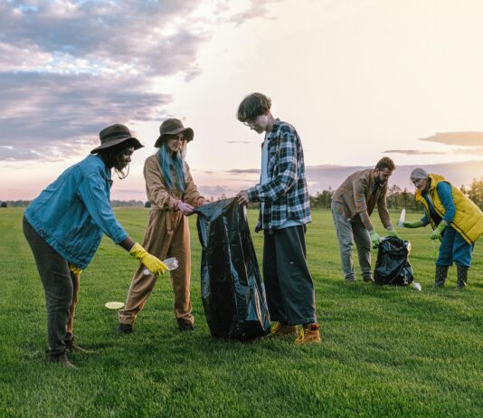 What Causes Hyperthyroidism And How To Manage It Naturally?