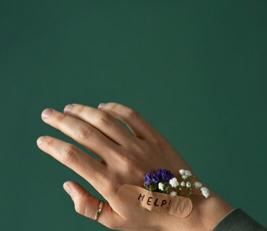 How To Use Art Therapy For Emotional Healing: Unlock Your Inner Peace