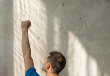 What Causes Hyperthyroidism And How To Manage It Naturally?